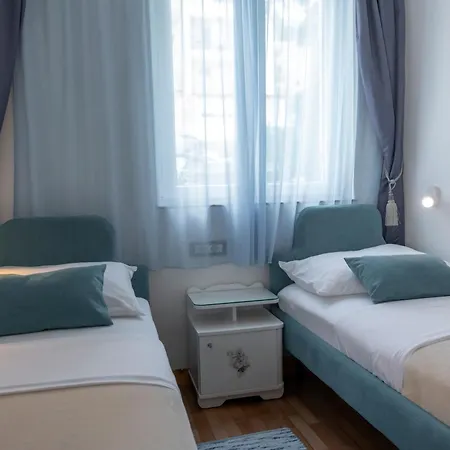 Blue One Apartment *